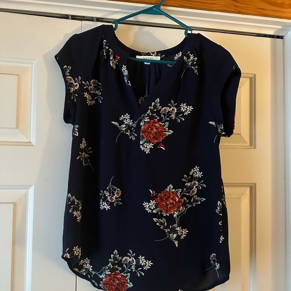 Fun 2 Fun stitch fix top NWOT